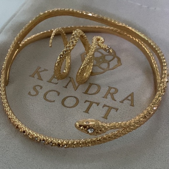 Kendra Scott vintage two pieces snake style signature size 7 Ring & br… - Picture 9 of 15